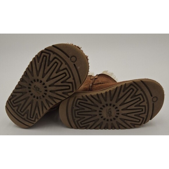 UGG Bailey Button Size 9 Kids Brown Fashion Boots Fall Winter Kids Shoes Issues - Picture 7 of 15